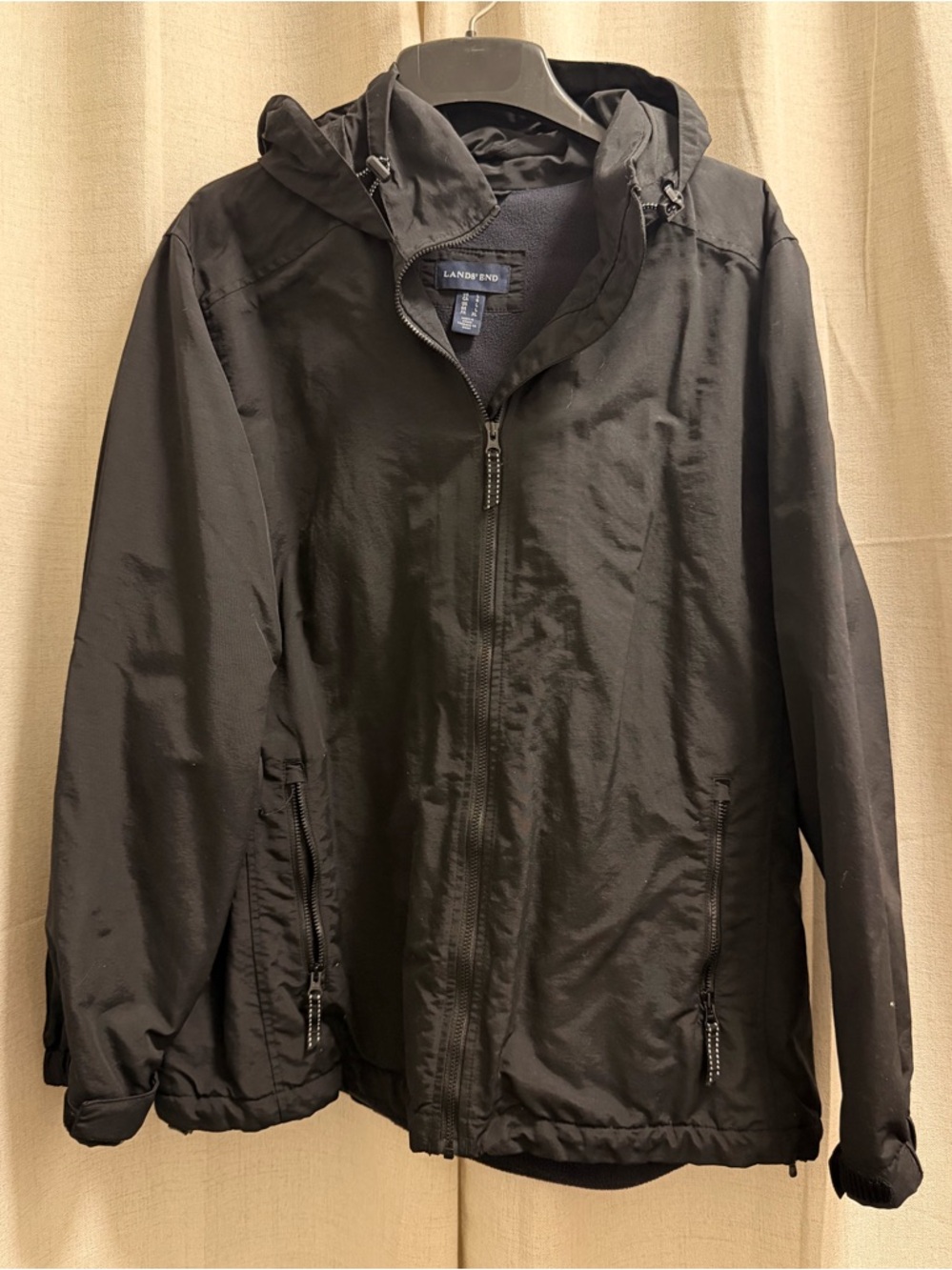 Lands' End Men's Hooded Lightweight Windbreaker in Black